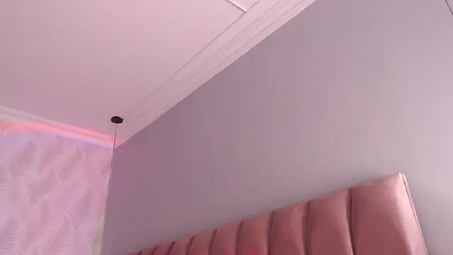 LeenaBrown online show from 10/12/25, 03:13