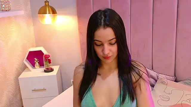 Snapshot of LeenaBrown chatting on 06/30/26, 12:38 LeenaBrown online show from 06/30/26, 12:38