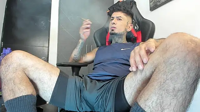 Snapshot of sergiio_mesa27 chatting on 10/10/25, 03:57 sergiio mesa27 online show from 10/10/25, 03:57