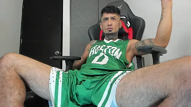 Snapshot of sergiio_mesa27 chatting on 10/17/25, 01:24 sergiio mesa27 online show from 10/17/25, 01:24