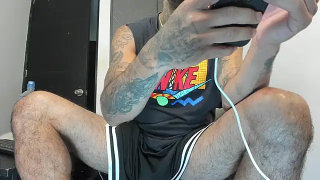 Snapshot of sergiio_mesa27 chatting on 10/14/25, 02:17 sergiio mesa27 online show from 10/14/25, 02:17