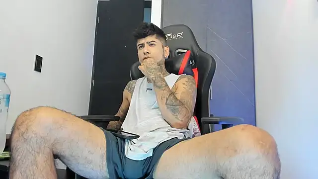 Snapshot of sergiio_mesa27 chatting on 03/07/25, 02:23 sergiio mesa27 online show from 03/07/25, 02:23