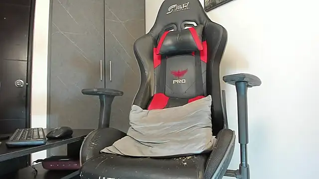 Snapshot of sergiio_mesa27 chatting on 10/07/25, 02:01 sergiio mesa27 online show from 10/07/25, 02:01