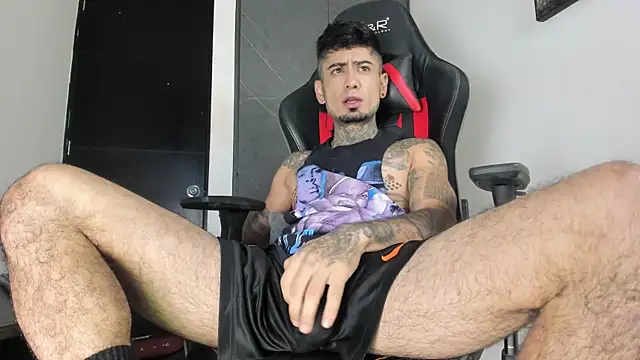 Snapshot of sergiio_mesa27 chatting on 12/05/25, 12:15 sergiio mesa27 online show from 12/05/25, 12:15