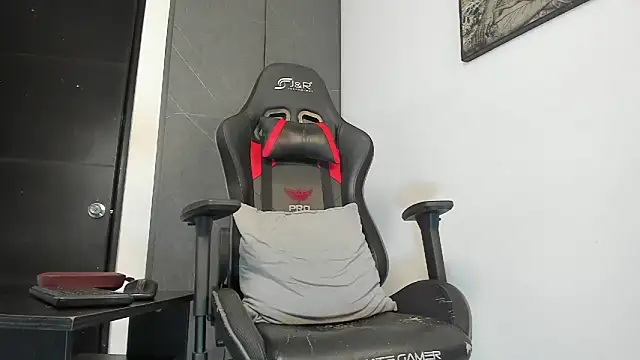 Snapshot of sergiio_mesa27 chatting on 09/17/25, 03:08 sergiio mesa27 online show from 09/17/25, 03:08