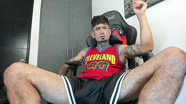 Snapshot of sergiio_mesa27 chatting on 09/10/25, 03:55 sergiio mesa27 online show from 09/10/25, 03:55