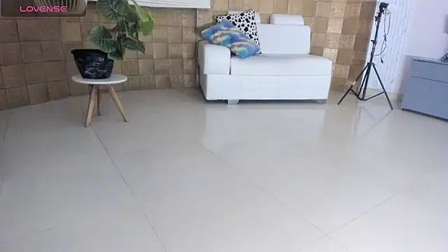 Lissalittlee online show from 11/13/25, 08:02