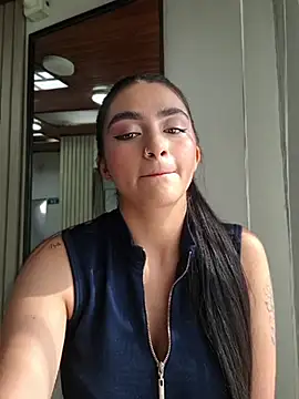 Snapshot of miel_gomez chatting on 04/28/26, 08:24 miel gomez online show from 04/28/26, 08:24