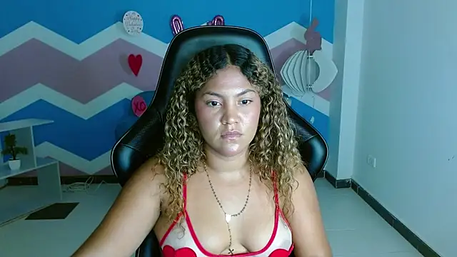 Snapshot of Cristal_War chatting on 02/14/25, 11:42 Cristal War online show from 02/14/25, 11:42