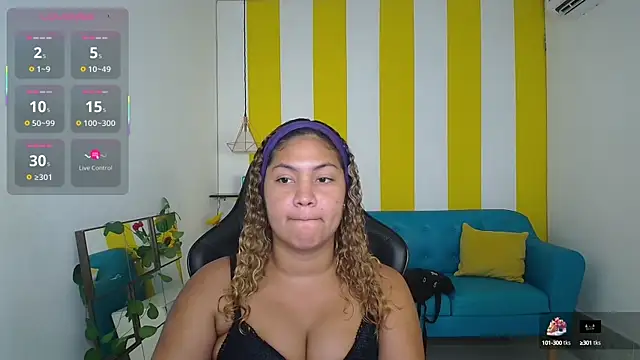 Snapshot of Cristal_War chatting on 09/25/25, 11:33 Cristal War online show from 09/25/25, 11:33