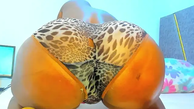 Natasha Spencer online show from 11/16/25, 07:18