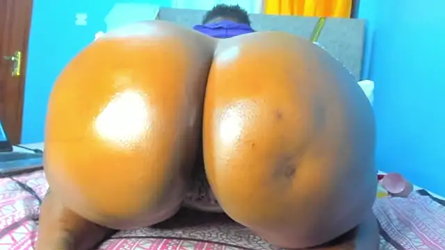 Natasha Spencer online show from 11/10/25, 08:36