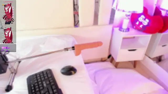 Miliaangeles online show from 10/31/25, 11:40