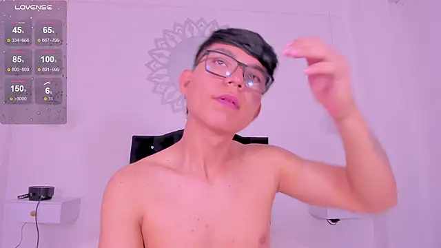 CodyTwink online show from 11/10/25, 02:33