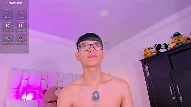 CodyTwink online show from 04/22/26, 01:40