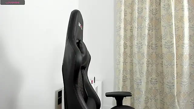 Snapshot of Sweet-bb chatting on 03/08/25, 05:01 Sweet-bb online show from 03/08/25, 05:01