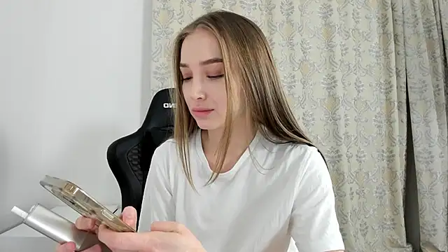 Snapshot of Sweet-bb chatting on 09/10/25, 09:03 Sweet-bb online show from 09/10/25, 09:03