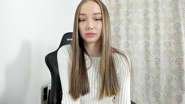 Snapshot of Sweet-bb chatting on 10/16/25, 04:37 Sweet-bb online show from 10/16/25, 04:37