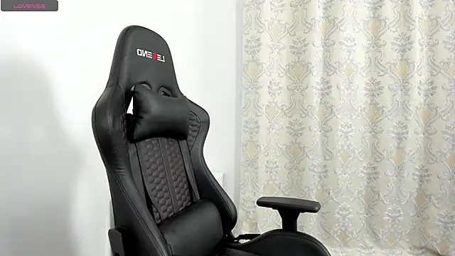 Snapshot of Sweet-bb chatting on 03/15/25, 09:38 Sweet-bb online show from 03/15/25, 09:38