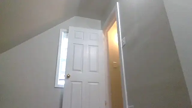 Snapshot of AllLeggs chatting on 12/04/24, 07:39 AllLeggs online show from 12/04/24, 07:39