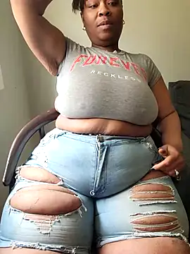 Snapshot of AllLeggs chatting on 03/26/26, 05:44 AllLeggs online show from 03/26/26, 05:44