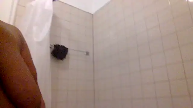 Snapshot of AllLeggs chatting on 12/06/24, 05:03 AllLeggs online show from 12/06/24, 05:03