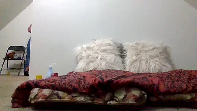 Snapshot of AllLeggs chatting on 12/04/24, 07:55 AllLeggs online show from 12/04/24, 07:55