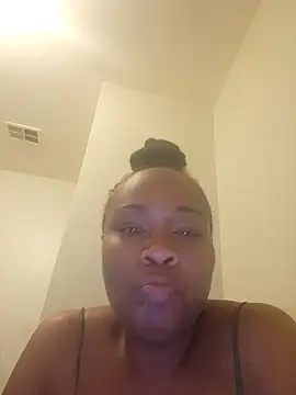 Snapshot of AllLeggs chatting on 04/04/26, 10:16 AllLeggs online show from 04/04/26, 10:16