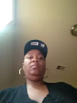 Snapshot of AllLeggs chatting on 04/12/26, 02:31 AllLeggs online show from 04/12/26, 02:31