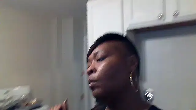 Snapshot of AllLeggs chatting on 03/22/26, 09:05 AllLeggs online show from 03/22/26, 09:05