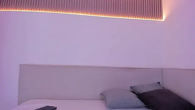 jasminehill  online show from 02/05/26, 01:29