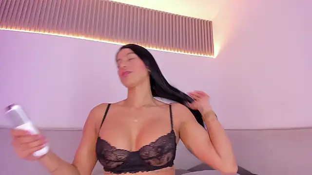 jasminehill  online show from 12/22/25, 12:27