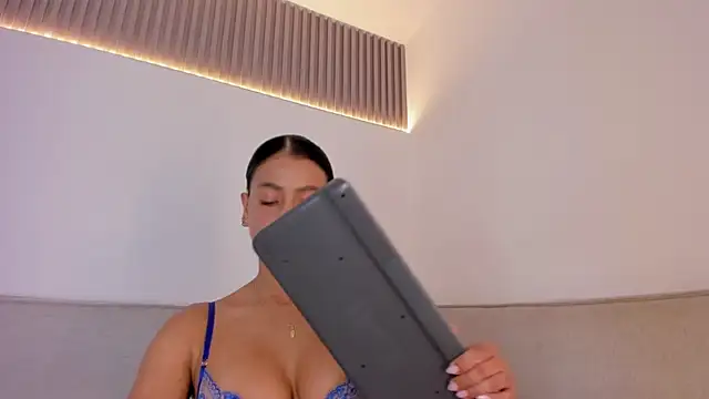 jasminehill  online show from 06/03/26, 02:33