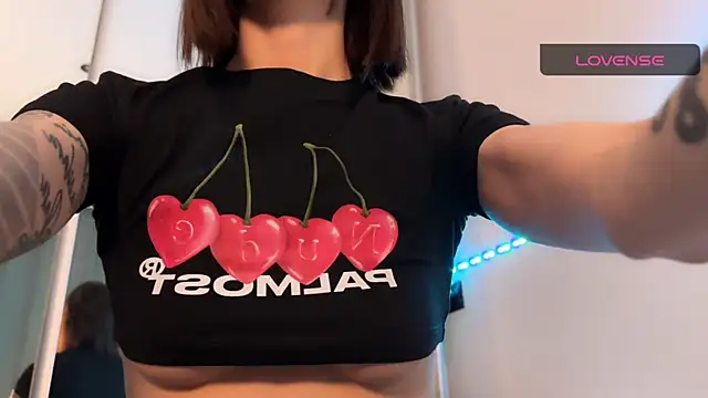 ellie miu online show from 11/18/25, 07:17