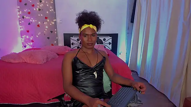 Snapshot of blackbarbietrans chatting on 01/20/25, 02:22 blackbarbietrans online show from 01/20/25, 02:22