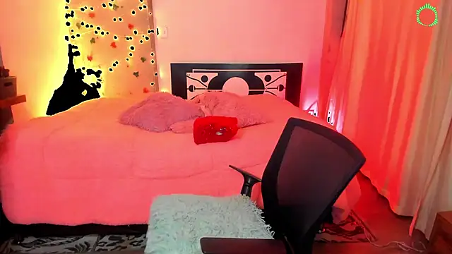 Snapshot of blackbarbietrans chatting on 02/16/25, 12:41 blackbarbietrans online show from 02/16/25, 12:41