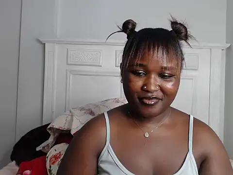 Snapshot of Kim_nasty chatting on 10/17/25, 07:37 Kim nasty online show from 10/17/25, 07:37