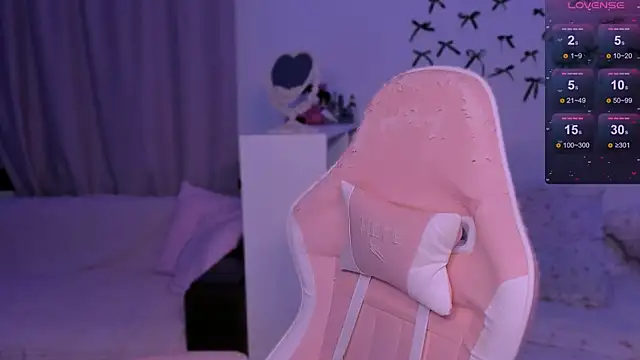 Snapshot of CoddleWeeper_ chatting on 02/25/26, 03:01 CoddleWeeper online show from 02/25/26, 03:01