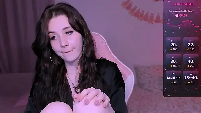 Snapshot of CoddleWeeper_ chatting on 02/10/26, 01:43 CoddleWeeper online show from 02/10/26, 01:43