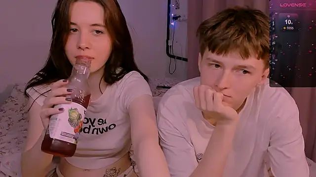 CoddleWeeper  online show from 06/06/26, 02:00