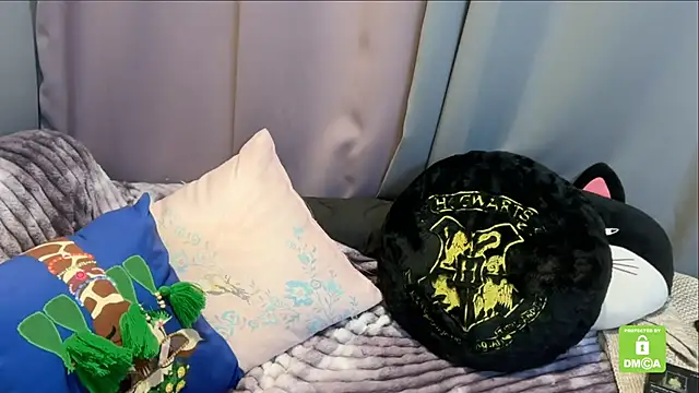 Unique-Beauty online show from 10/31/25, 04:03