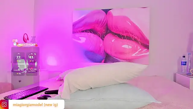 Miagiorgia  online show from 03/12/26, 06:01