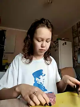  AnMiss  online show from 11/01/25, 11:04