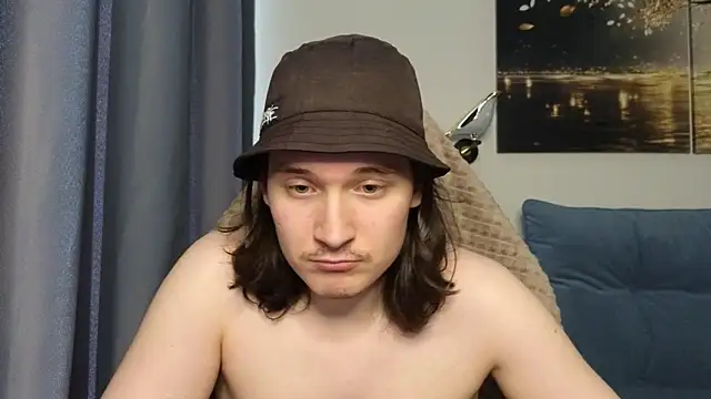 Snapshot of MoreRealAlex chatting on 05/06/26, 01:48 MoreRealAlex online show from 05/06/26, 01:48
