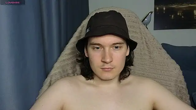 MoreRealAlex online show from 07/11/26, 04:40
