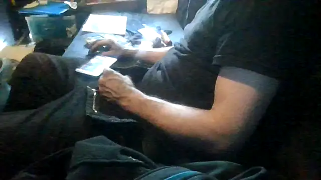 Snapshot of robeaulieu02 chatting on 03/20/26, 05:58 robeaulieu02 online show from 03/20/26, 05:58