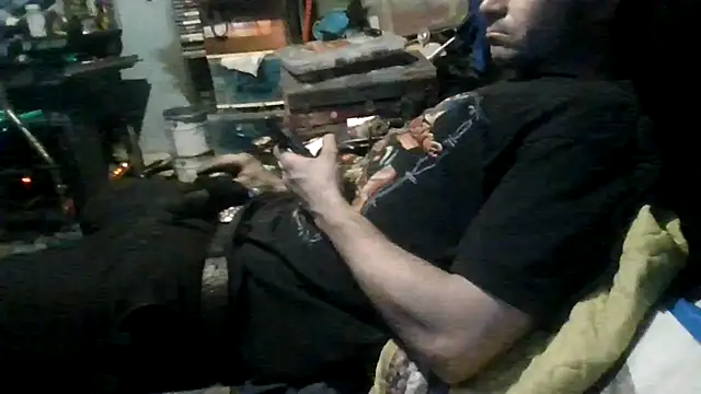 Snapshot of robeaulieu02 chatting on 03/22/26, 09:33 robeaulieu02 online show from 03/22/26, 09:33