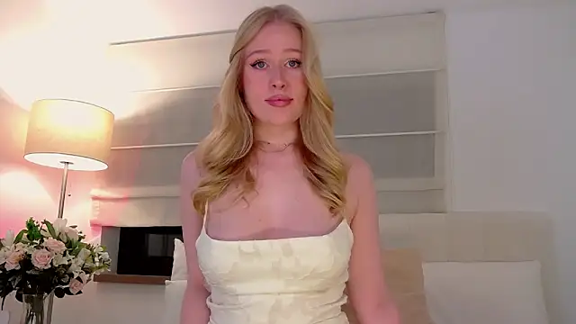 Snapshot of JuliaJaee chatting on 10/06/25, 05:35 JuliaJaee online show from 10/06/25, 05:35