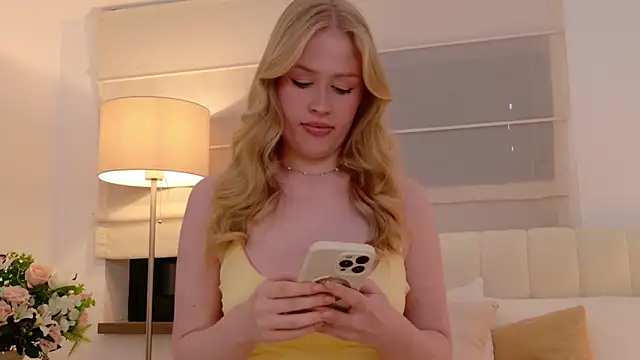 Snapshot of JuliaJaee chatting on 06/07/26, 05:07 JuliaJaee online show from 06/07/26, 05:07