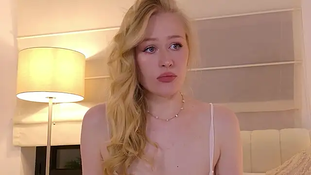 Snapshot of JuliaJaee chatting on 07/18/26, 06:16 JuliaJaee online show from 07/18/26, 06:16